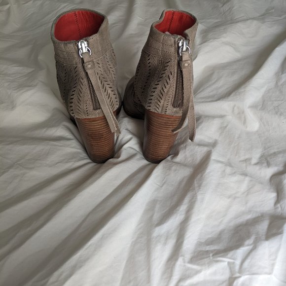 Coach laser cut booties - 8.5 - Picture 6 of 7